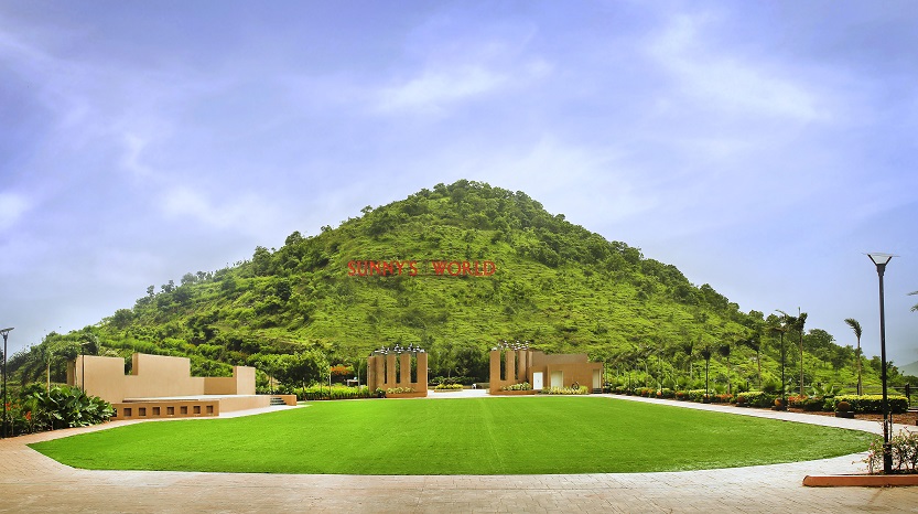 Hilltop- Lawn